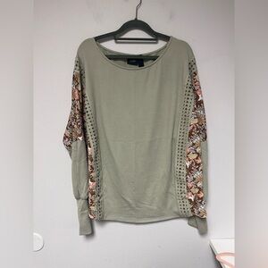 Women’s Daytrip Blouse Size Large